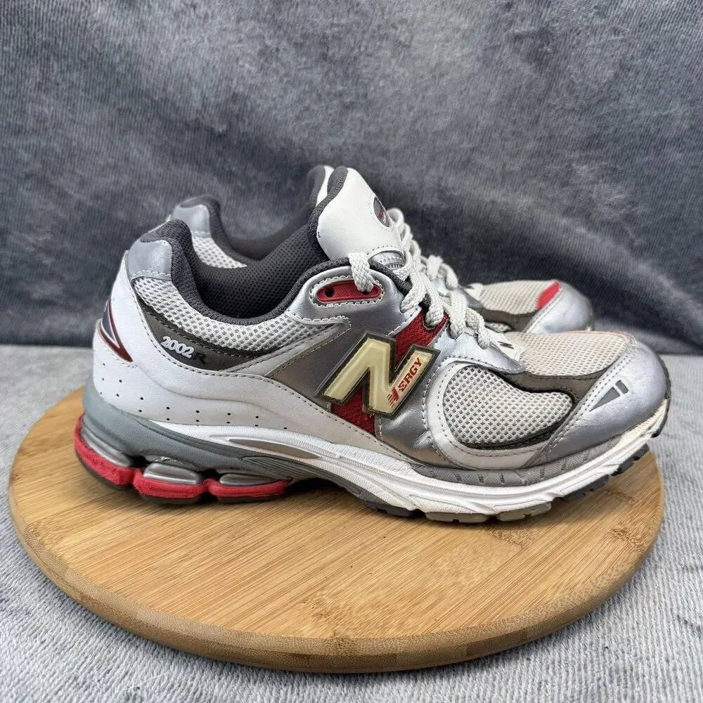 New Balance 2002R Shoes Mens Size 9 Gray Red Running Athletic Sneakers M2002RLB